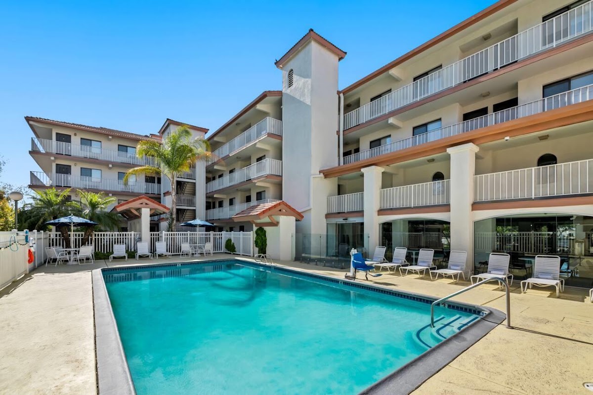 Days Inn by Wyndham Buena Park photo 1