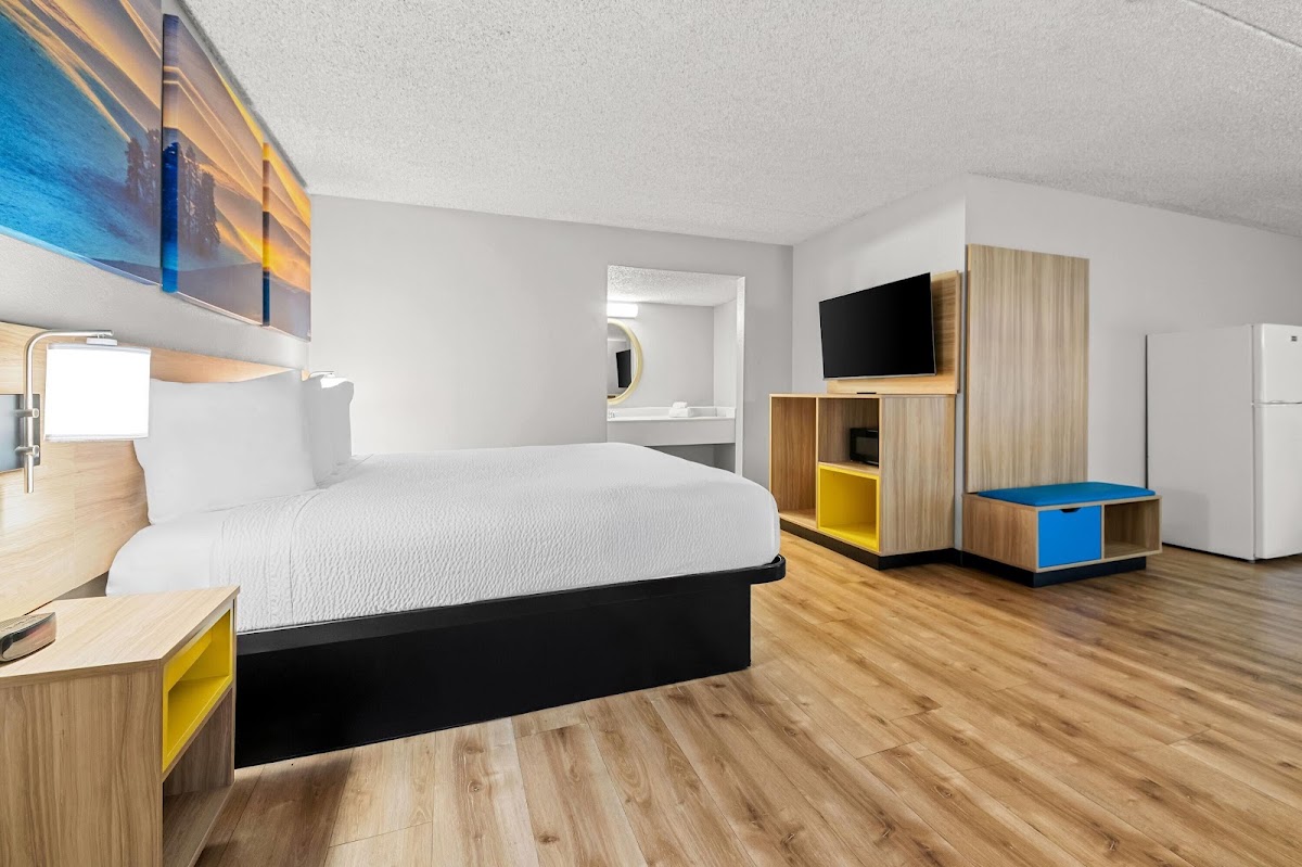 Days Inn by Wyndham Buena Park photo 2